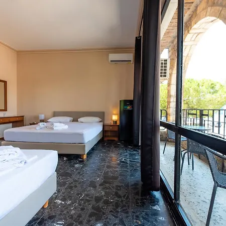 Stone Palace Near Athen's Airport Free Shuttle From And To Athen's Airport Hotel 2*