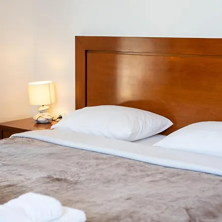 Stone Palace Near Athen's Airport Free Shuttle From And To Athen's Airport Spáta