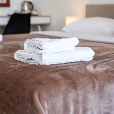 Stone Palace Near Athen's Airport Free Shuttle From And To Athen's Airport Hotel 2*